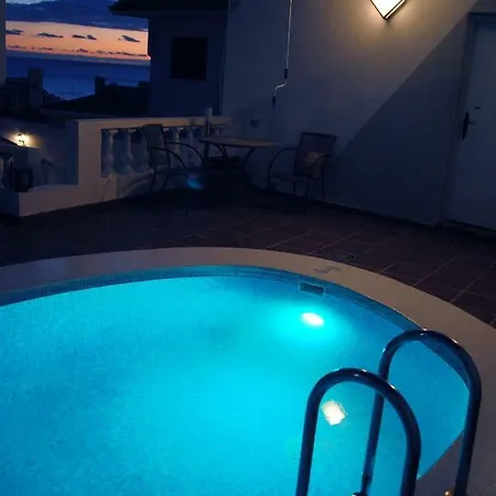Casa Blanca Villa *